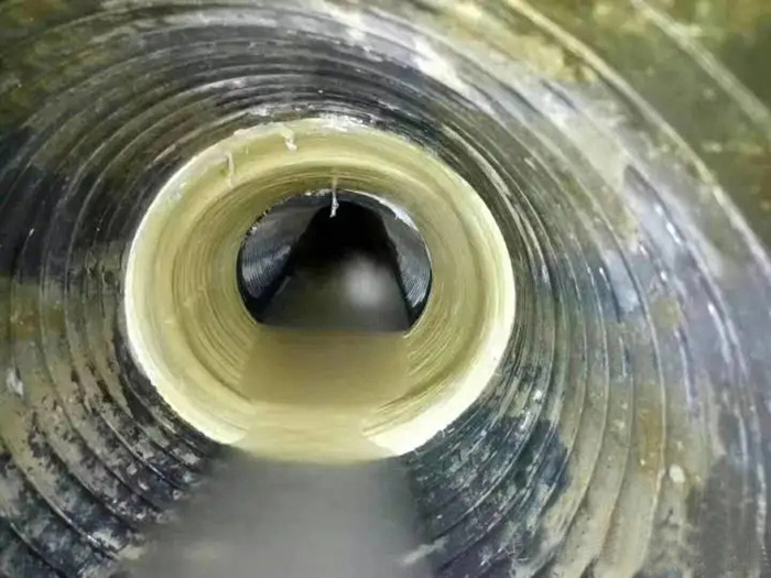 小河内衬修复法通常适用于哪些类型的断面管道